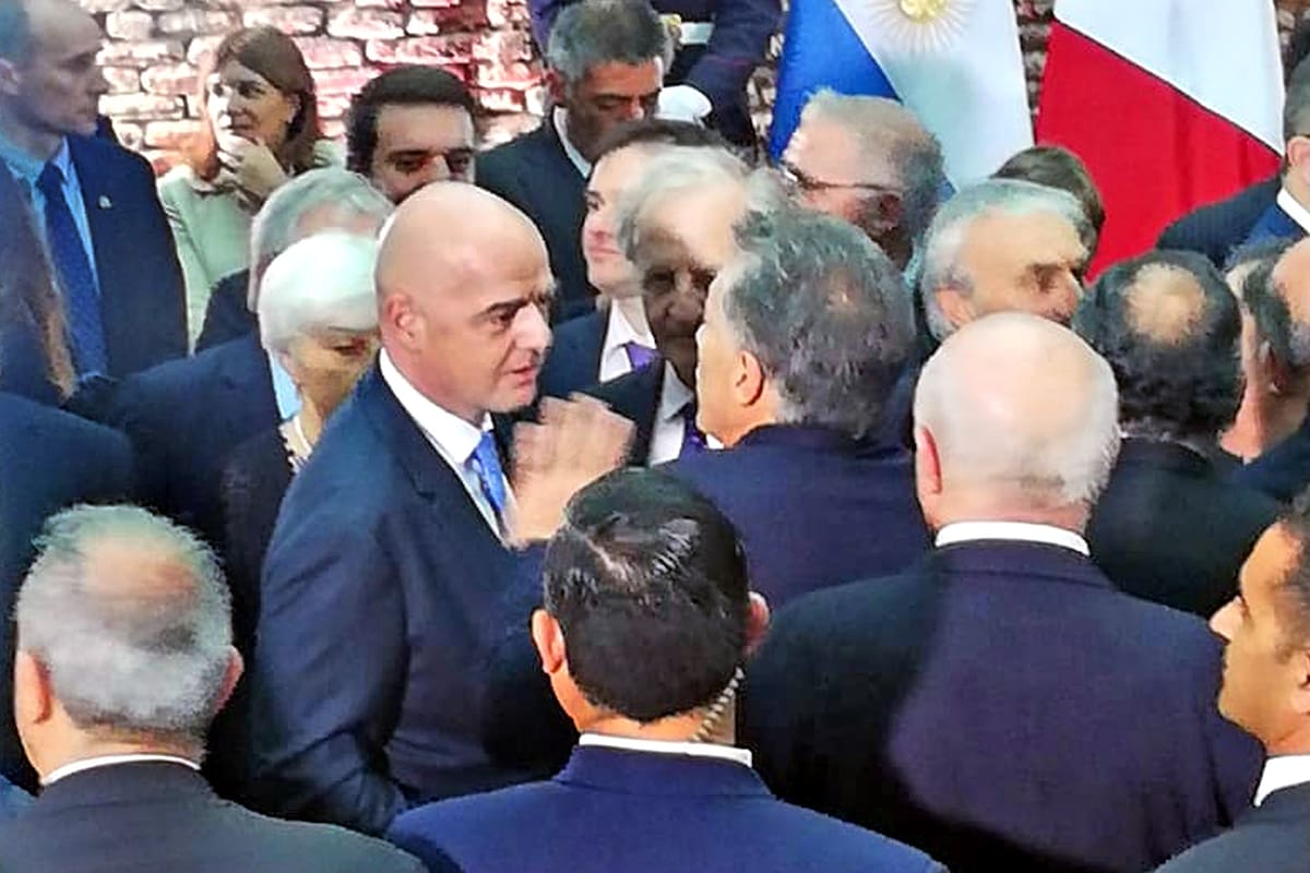 Infantino, presidente de la FIFA, habló ayer con Macri en el Museo de la Casa Rosada
