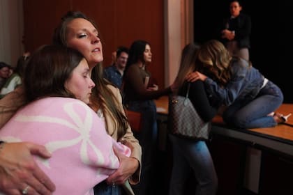 Influencers enseñan cristianismo en línea, y los jóvenes los escuchan