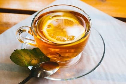 Infusión de limón y cardamomo