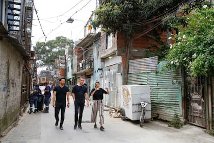 Kristian Hindsberg, diseñador del estudio, visitó la Villa 31