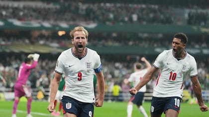 Inglaterra derrotó 3 a 2 a México y pasó a cuartos de final