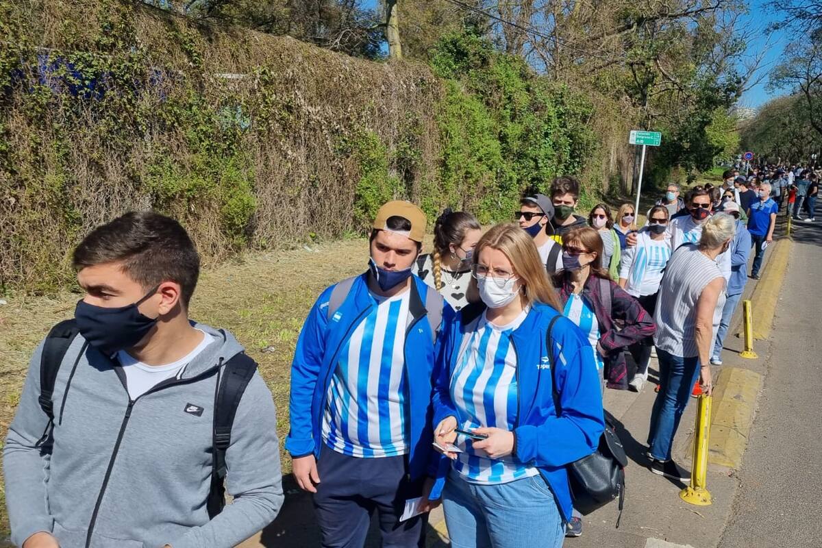 ingreso del publico al lawn tennis club por la copa davis