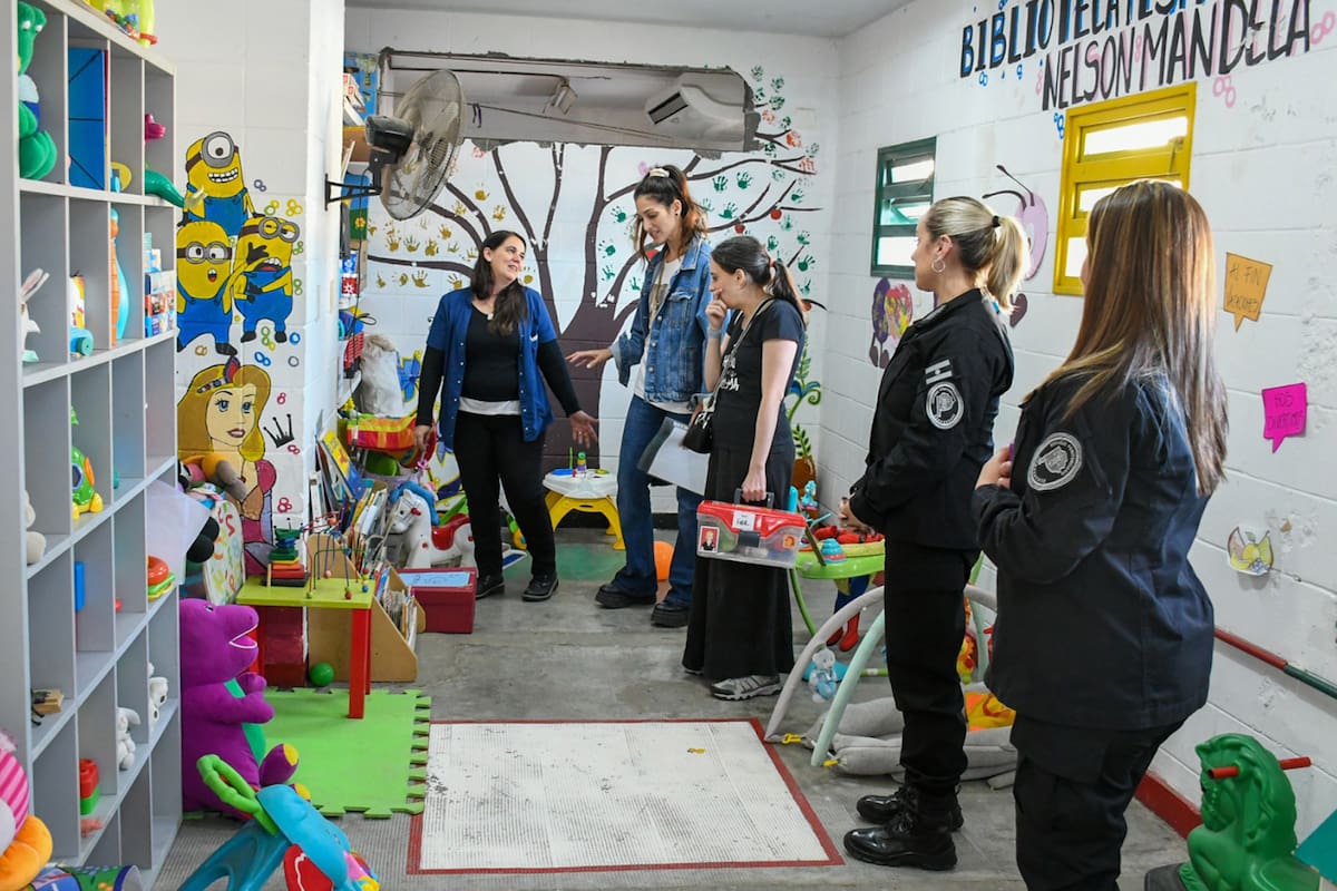 Iniciaron un taller de vinculación literaria para madres e hijos en una cárcel