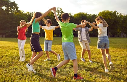 Inicio de clases: muchos chicos, no quieren horarios, reglas, tareas; quieren seguir disfrutando esos largos días de verano