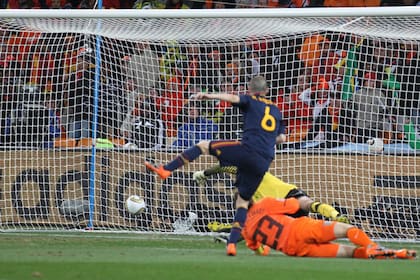 Iniesta define la final; fue el gol que más se hizo esperar