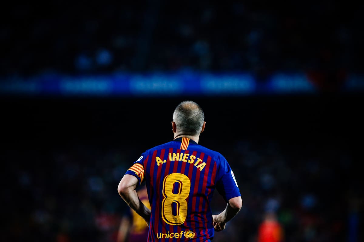 Iniesta se despidió de Barcelona con lágrimas en el Camp Nou