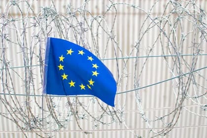 Inmigración: cómo en 10 años en Europa se pasó de la política de acogida de Merkel a hablarse de una "invasión"