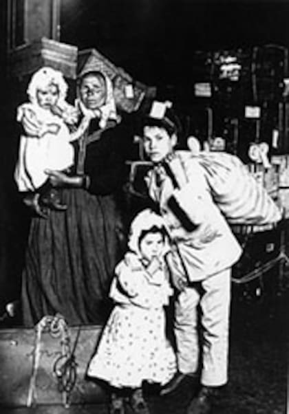Con la oleada de inmigración se instaló una frase popular muy común para referirse a alguien que lo perdió todo o que debió abandonar lo que tenía para comenzar una nueva vida