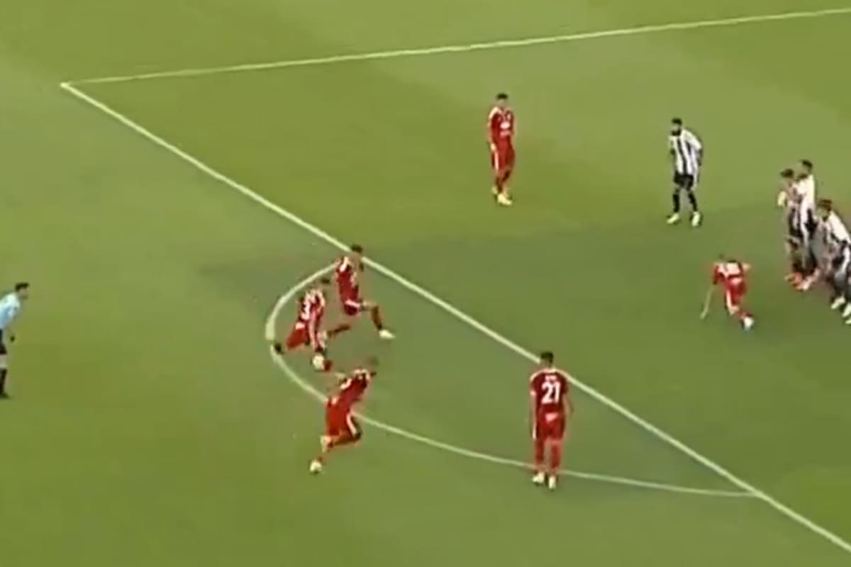 Insólito tiro libre en Rumania