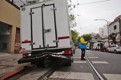 Insólito: un vagón nuevo del subte "se escapó" del taller y chocó tres vehículos