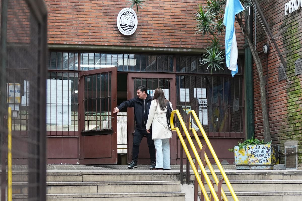 Inspectores de la Secretaría de Trabajo de la Nación realizaron controles en la Escuela N° 12 D.E. 12 “Provincia del Chaco” ante el paro nacional convocado por Ctera
