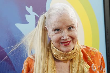 “Inspirado por las películas de la actriz nominada al Oscar Sally Kirkland, un joven escritor se muda a Hollywood para perseguir sus sueños. En un encuentro fortuito con Sally, emprende un viaje para intentar resucitar su carrera en declive”, reza la sinopsis del film Sallywood, que se estrenará muy pronto en Prime Video