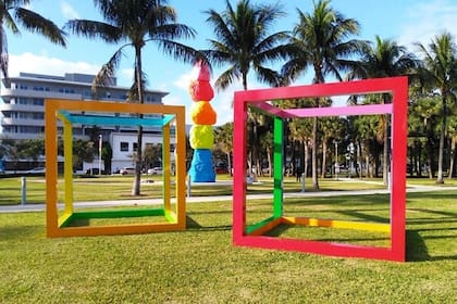 Instalación de Gachi Hasper en Collins Park