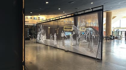Instalación de Micaela Sleigh en el hall del Teatro San Martín