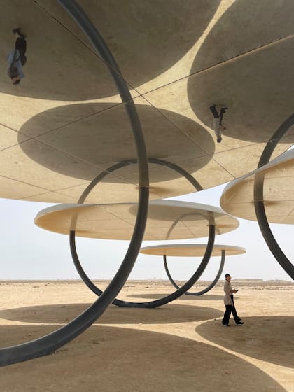 Instalación pública de Olafur Eliasson en el desierto de Qatar