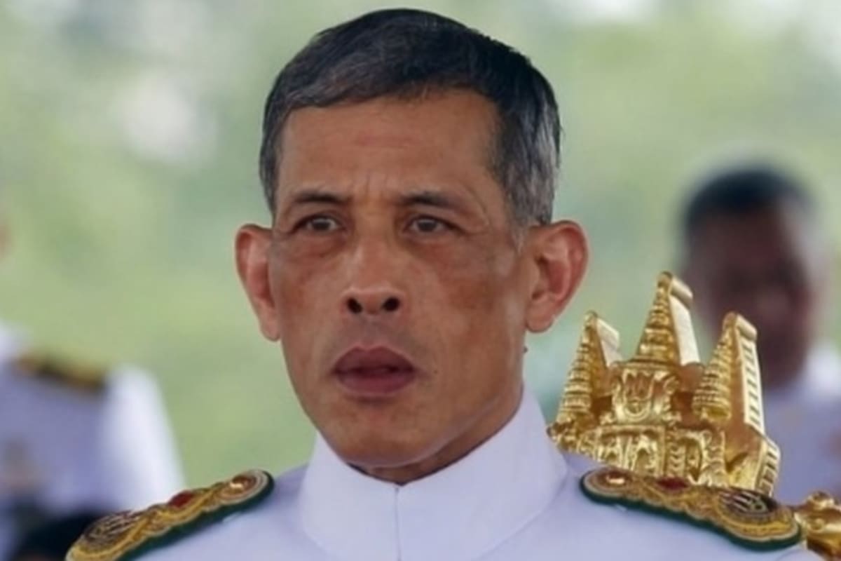 Instalado en Alemania con su séquito de veinte mujeres, el rey de Tailandia habría "perdonado" a la consorte real que nombró en julio del año pasado y que fue despojada del título dos meses después por considerarla ambiciosa e ingrata