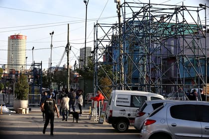Instalan arcos de desinfección y cámaras térmicas en los accesos a la villa 31