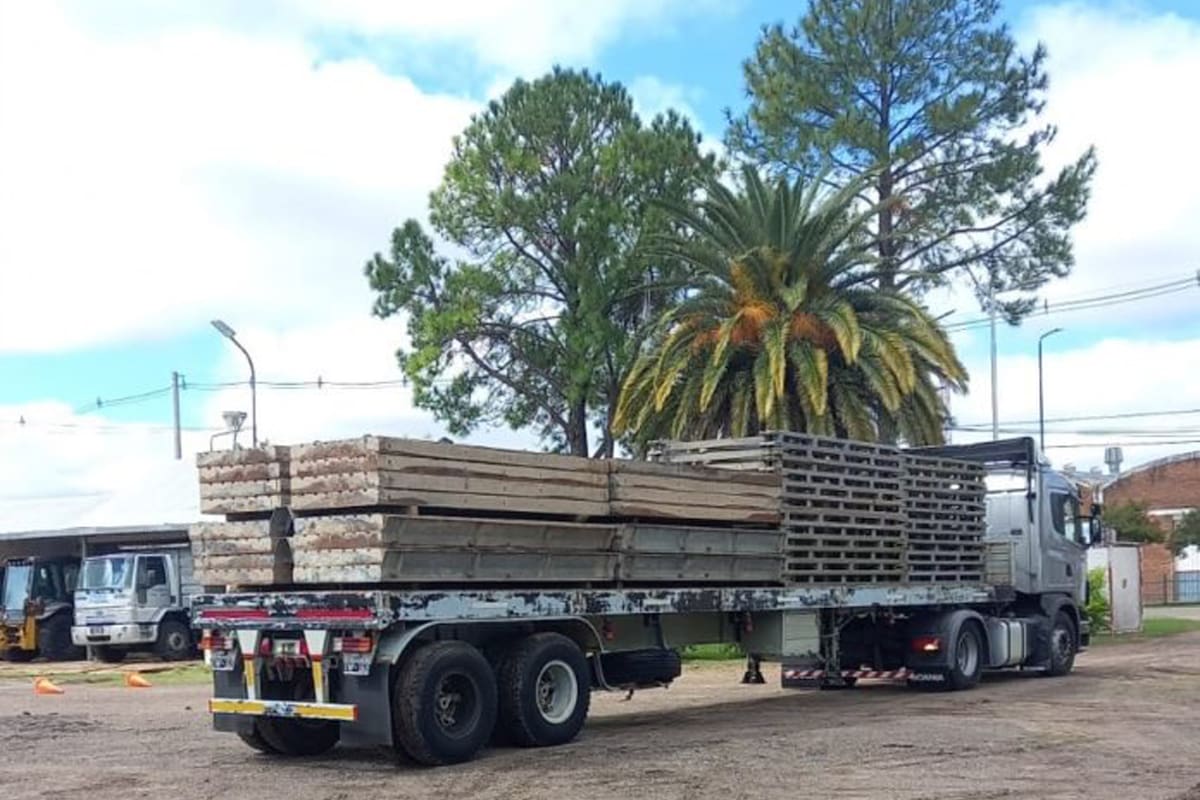 Instalan un puente Bailey para remendar una conexión estratégica en Santa Fe