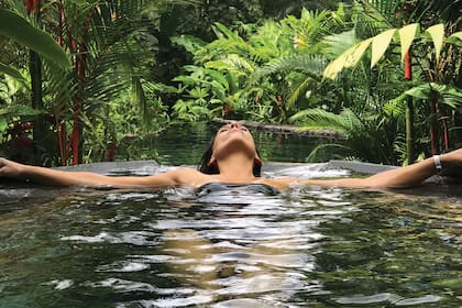 Instatrip: un viaje renovador a las termas de Tabacón, al pie del volcán, en Costa Rica