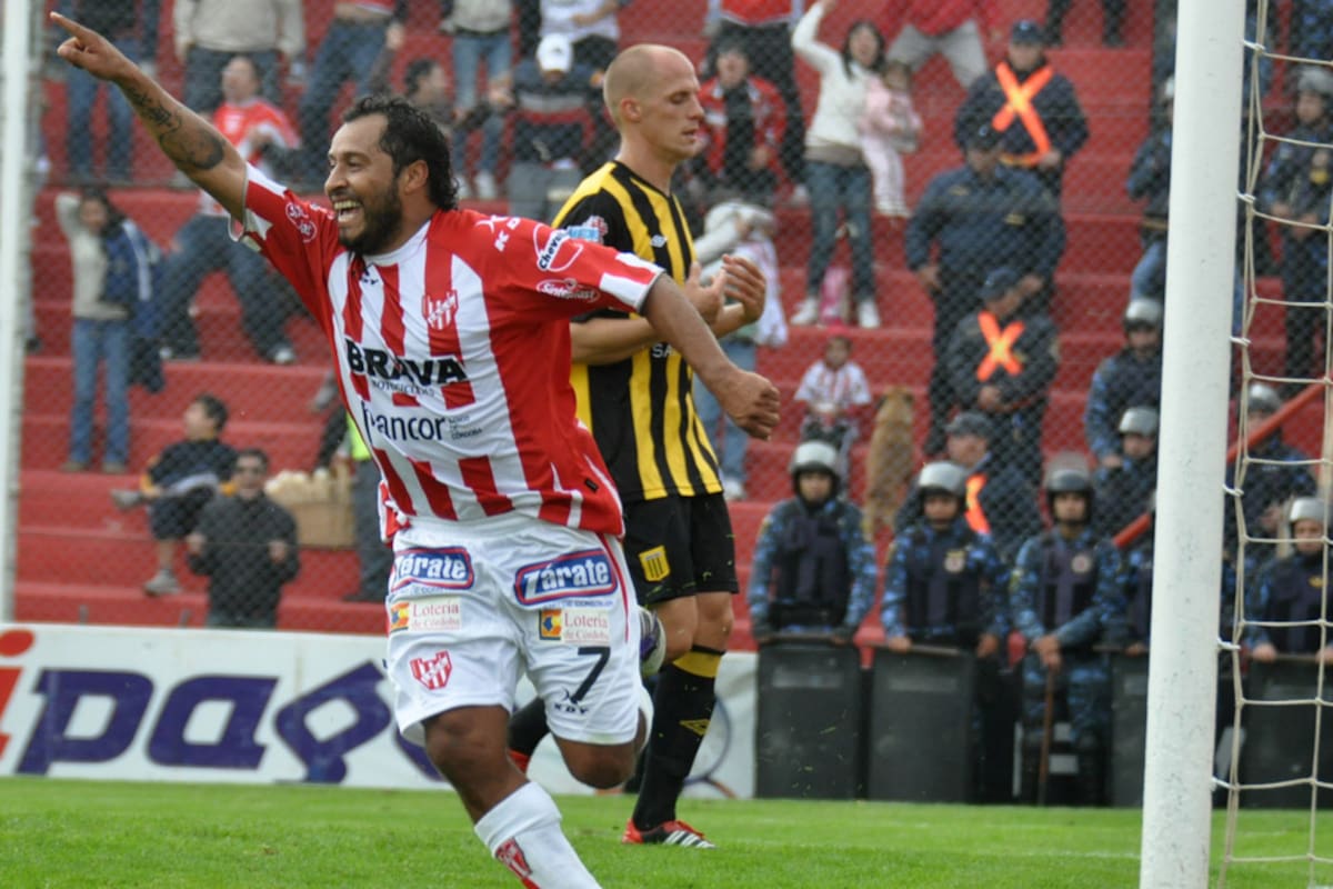 Instituto festejó en Córdoba ante Almirante