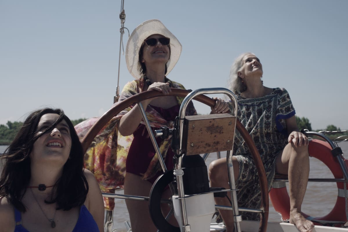 Instrucciones para Adela, cortometraje de Laura Huberman y Manuela Martínez con Mercedes Morán, Elvira Onetto y la misma Manuela Martínez.