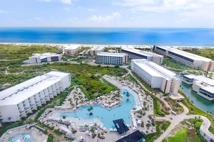 Integrados en entornos naturales y a metros del mar, los resorts de Palladium Hotel Group están pensados para combinar eventos corporativos lejos del ajetreo ciudadano, en un entorno natural y paradisíaco