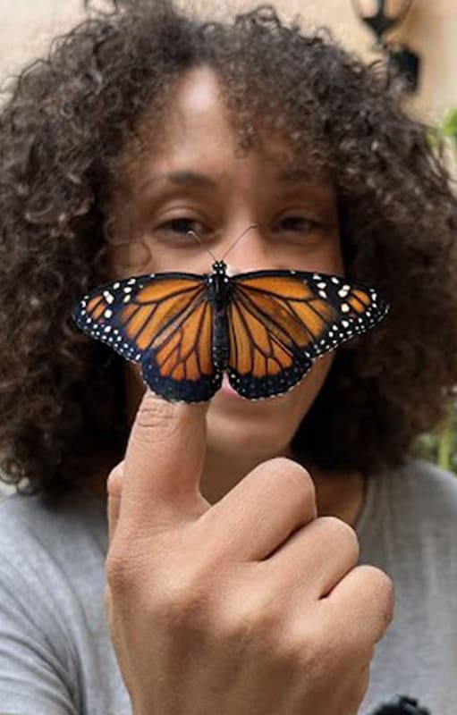 Integrante de Sitopia, una huerta orgánica con mariposario en Villa Crespo