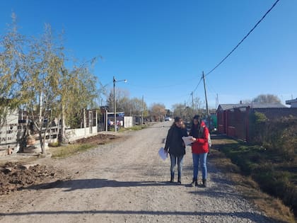 Integrantes de la Colectiva de Intervención ante las Violencias recorrieron el barrio en donde vivía el imputado Ramos, en busca de potenciales testigos (Gentileza)