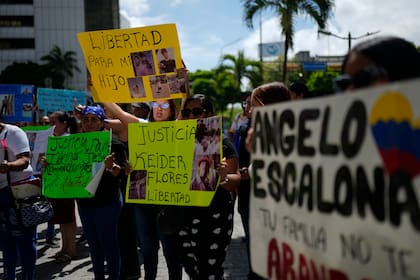 Inteligencia de EEUU contradice a Trump, que vincula a Tren de Aragua con gobierno venezolano