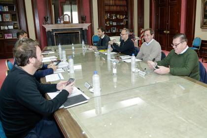Intendentes de La Plata, Junín, Mar del Plata y Tres de febrero en la gobernación.