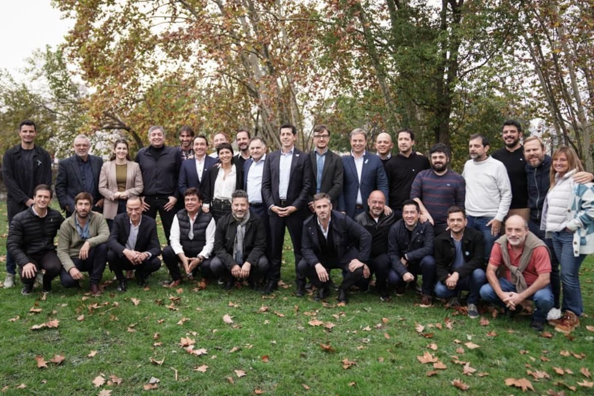 Intendentes del PJ de las secciones Primera y Tercera, reunidos por Máximo Kirchner, le dieron un lugar central a Wado de Pedro