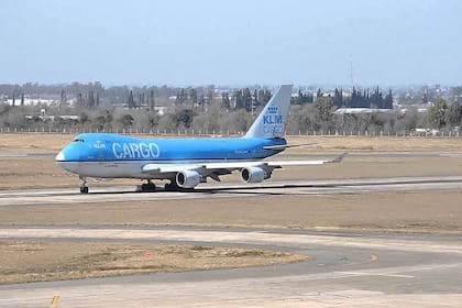 La droga fue descubierta en la bodega de un avión de KLM Cargo