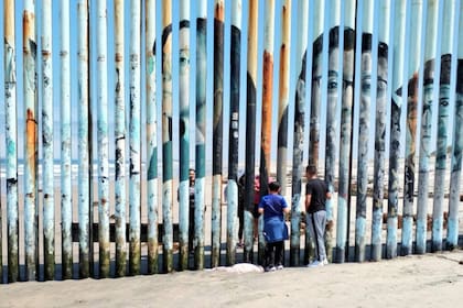 Intentó cruzar el muro fronterizo entre México y Estados Unidos y falleció tras caer de aproximadamente nueve metros de altura
