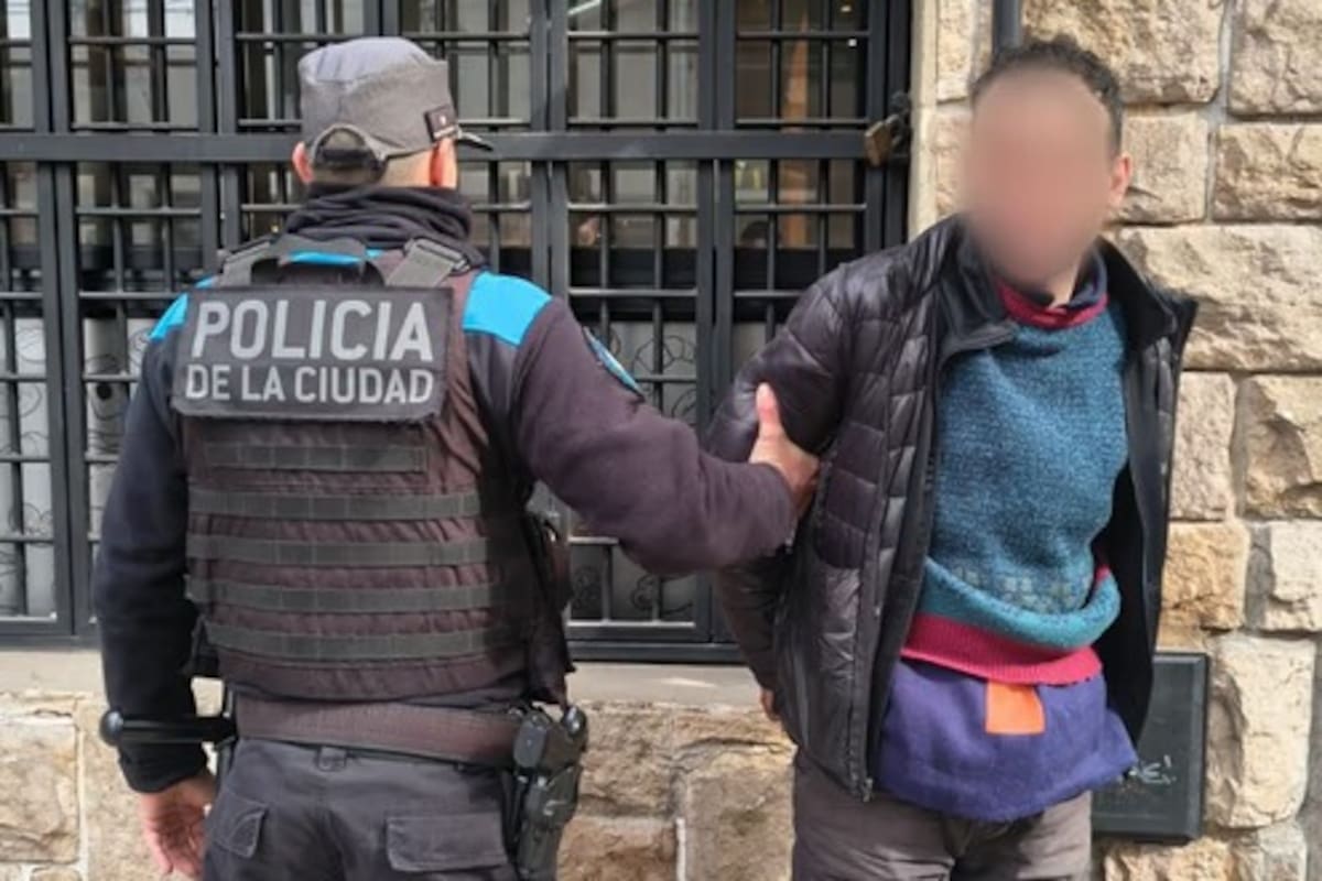 Intentó robar una librería y dos casas, y terminó detenido en una panadería en Colegiales