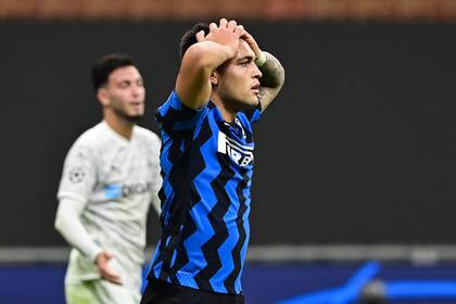 Inter de Milán frenta al Borussia Moenchengladbach Lautaro Martinez