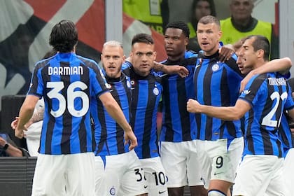 Inter se va al desquite con tranquilidad; derrotó a Milan por 2 a 0
