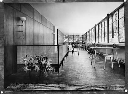 Interior de la Casa sobre el Arroyo, en los tiempos en que era habitada por los Williams. Archivo Williams.