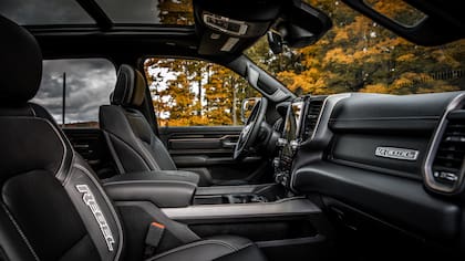 Interior de la RAM 1500 Rebel