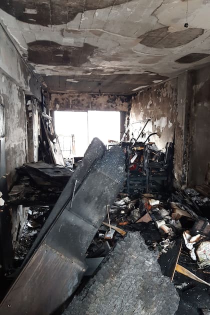 Interior del departamento que se incendió en Recoleta