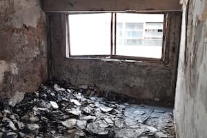 Interior del departamento que se incendió hoy en el Barrio de Once.