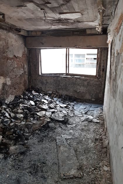 Interior del departamento que se incendió hoy en Recoleta