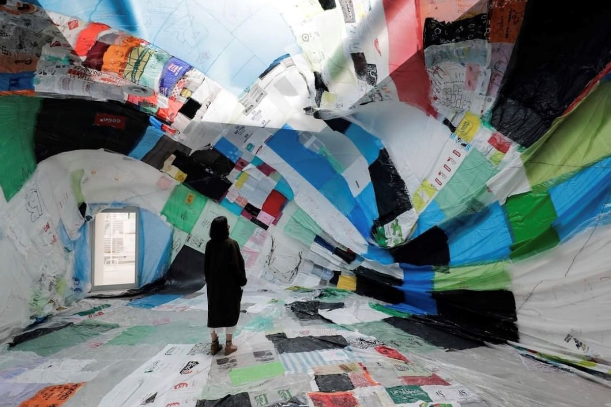 Interior del Museo Aero Solar Reconquista, exhibido en la Bienal de Arquitectura de Venecia