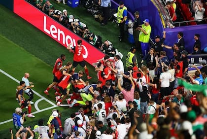 Interminable festejo tras el 3 a 3.