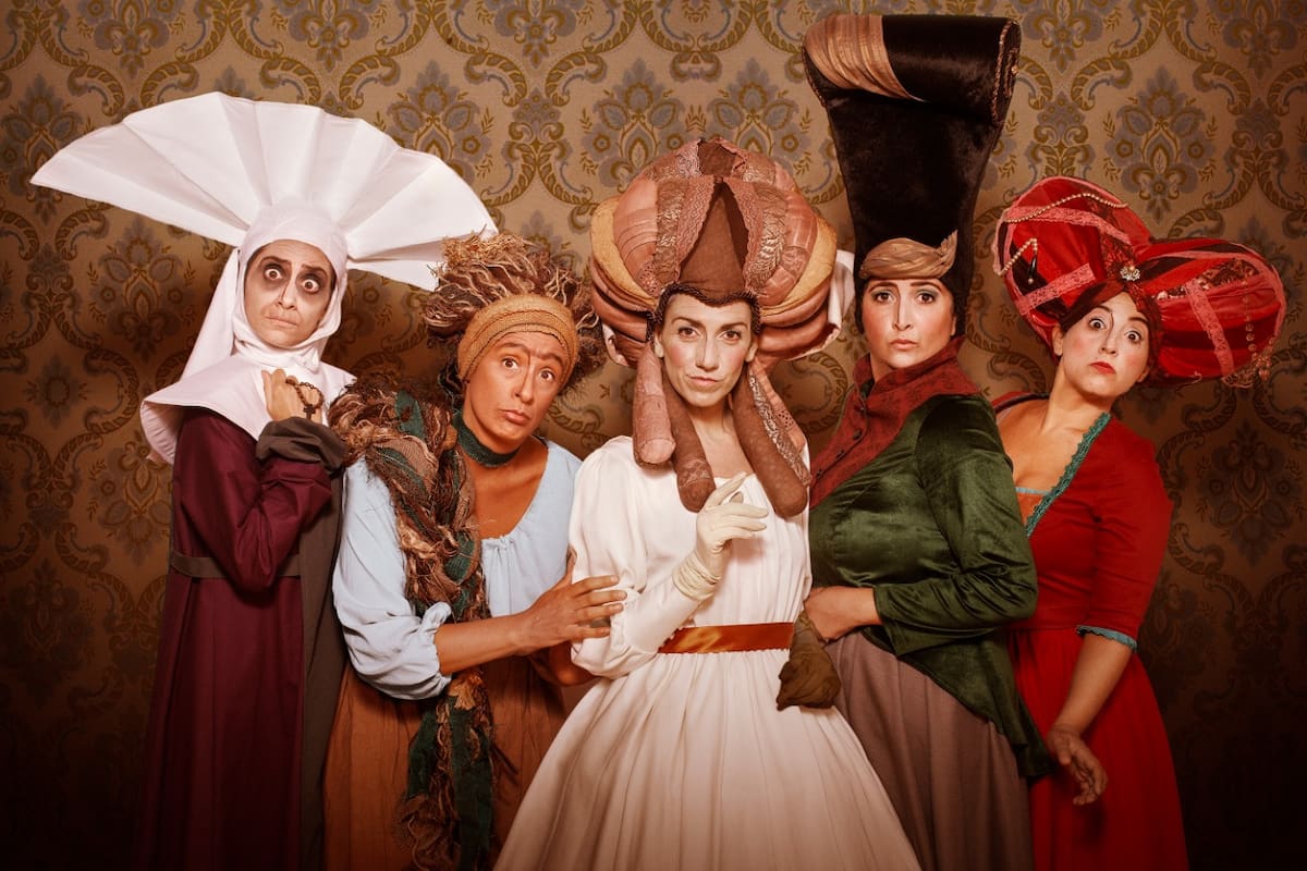 Interpretada por la compañía Síndrome De Eureka, Damas bravas es una comedia de época escrita y dirigida por Alfredo Allende