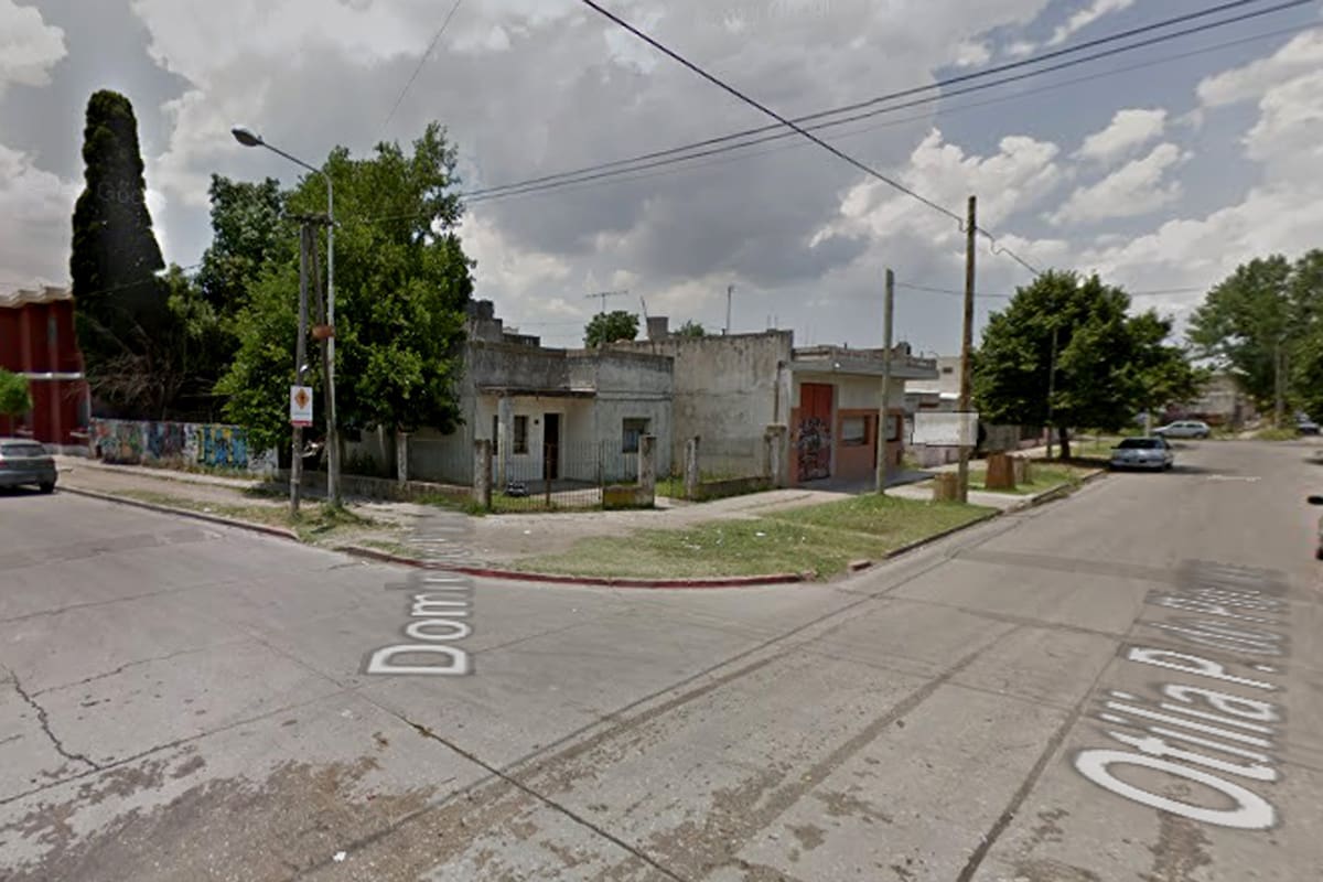 Intersección de Palmero y Piovano, en las inmediaciones del colegio Instituto Barrio Marina, en Castelar Sur, en el partido de Morón