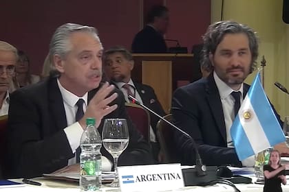 Alberto Fernández y Santiago Cafiero, en la cumbre del Mercosur