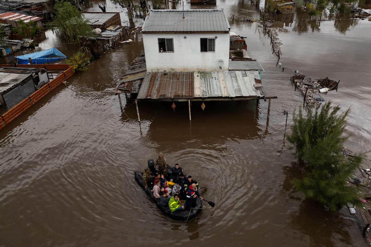 Inundación en el barrio San Cayetano en el límite entre Zárate y Campana en 2025