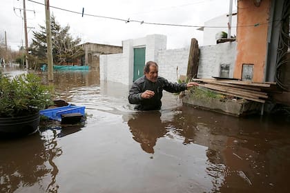 Las inundaciones afectaron a 10.000 personas
