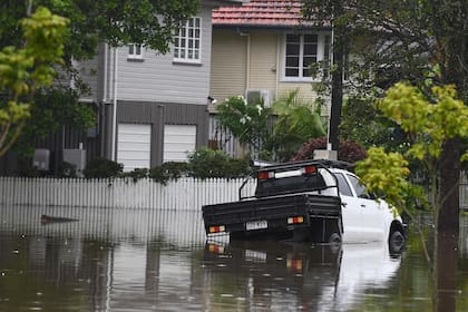 Inundaciones persisten en el este de Australia mientras comienza la limpieza tras tormenta tropical