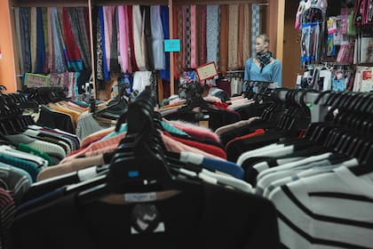 Inundada por productos chinos baratos, América Latina batalla para proteger sus industrias